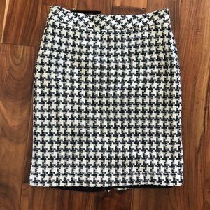 Jones Wear Houndstooth Wool Skirt, Black and white